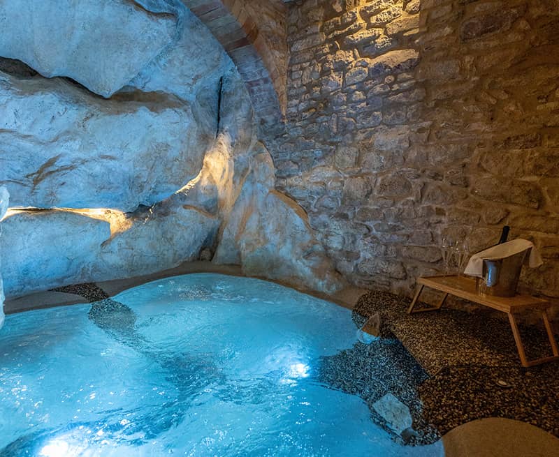 Suite Leone Cave Pool