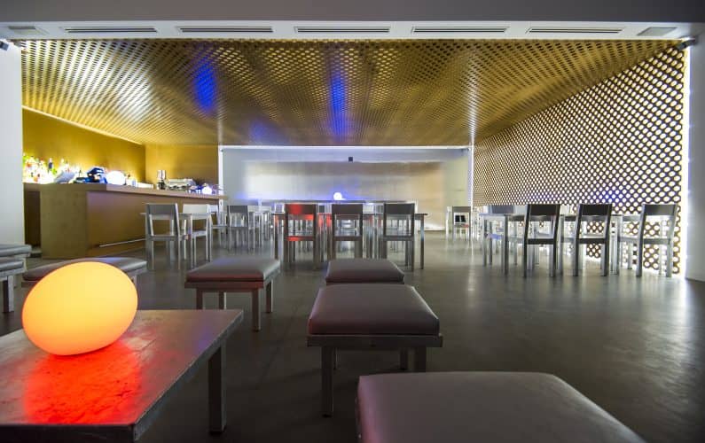 On-site Cafe & Restaurant