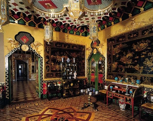 Western Chinese Room