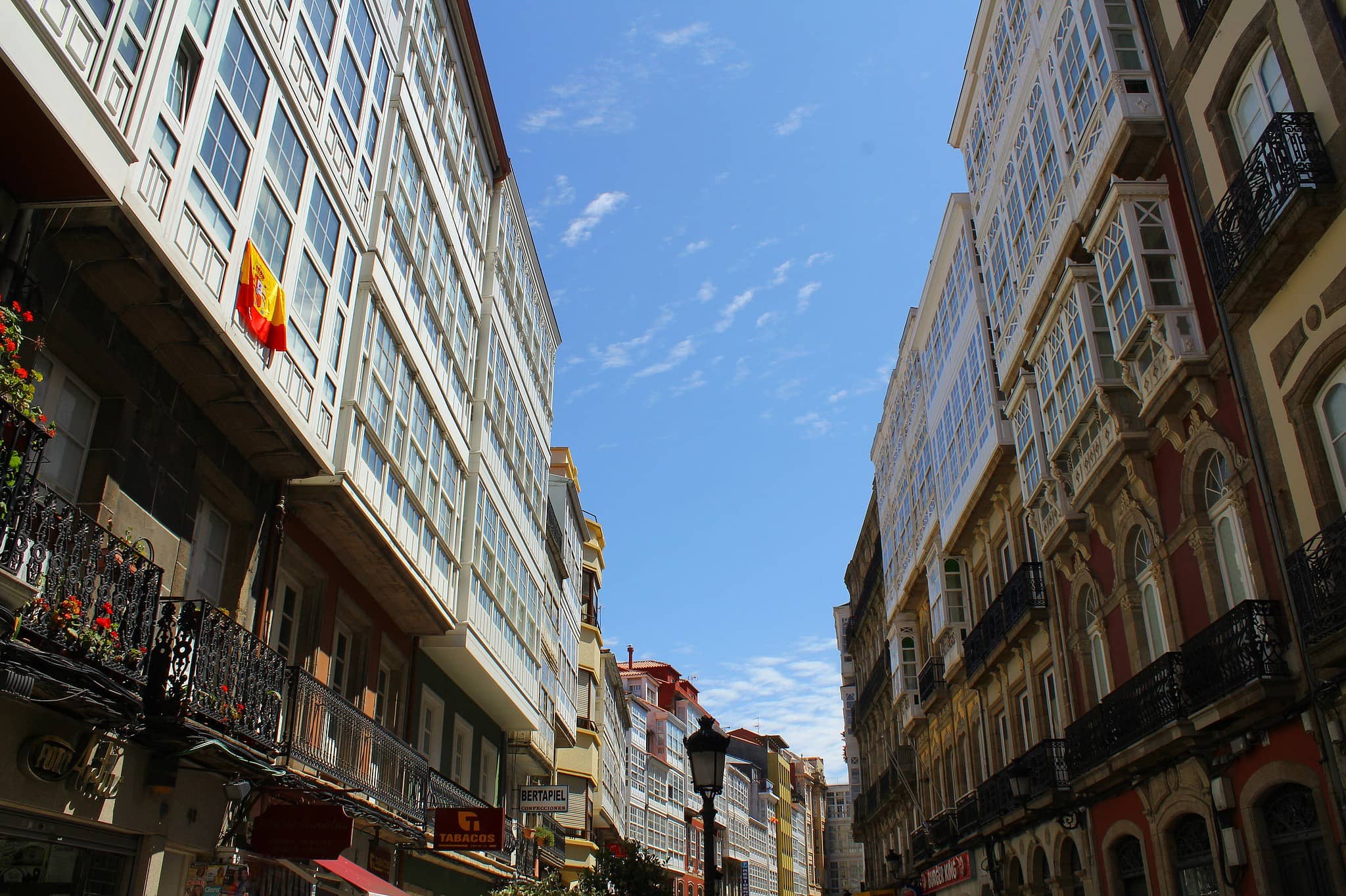 Calle Real Shopping
