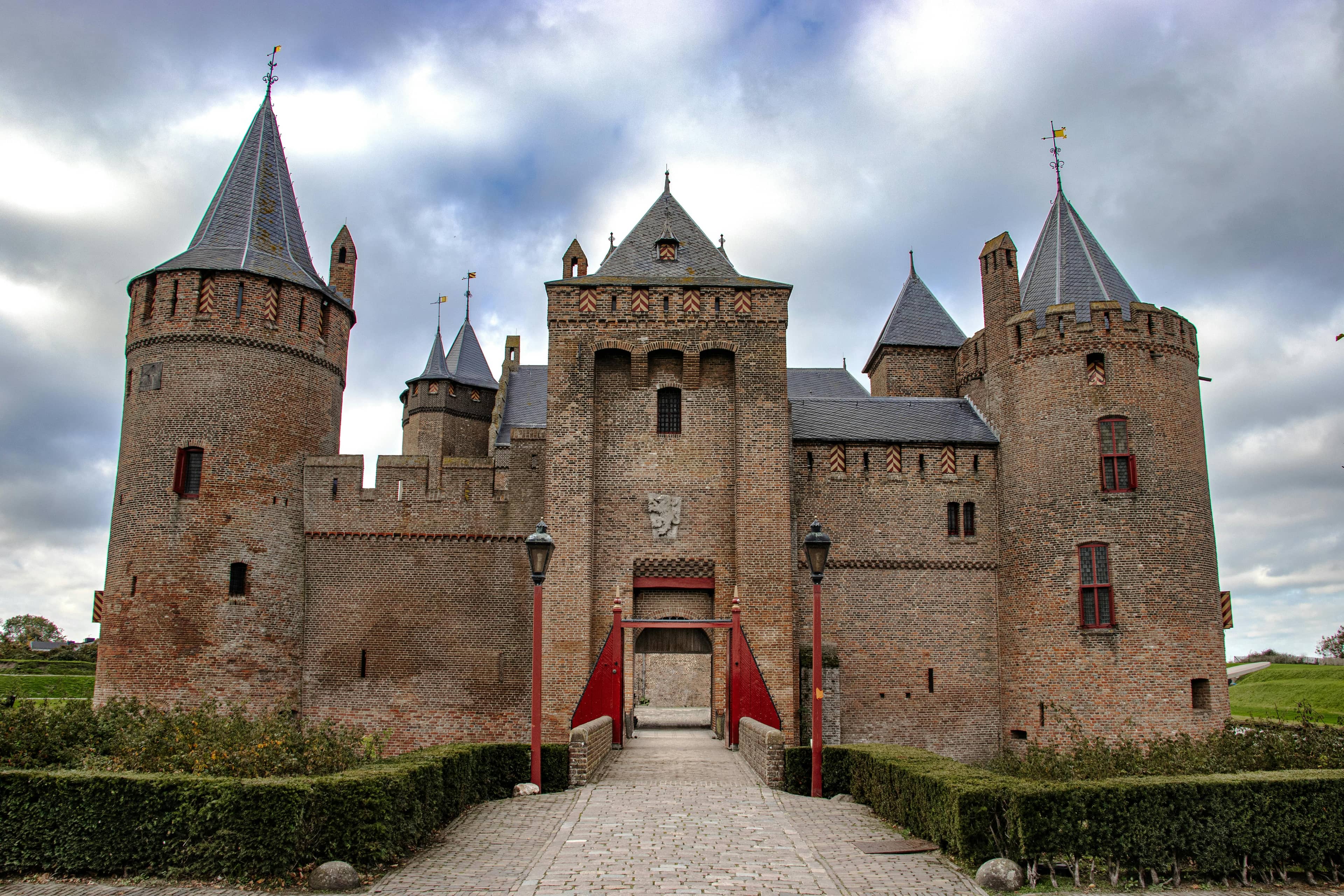 Castle Exterior Exploration