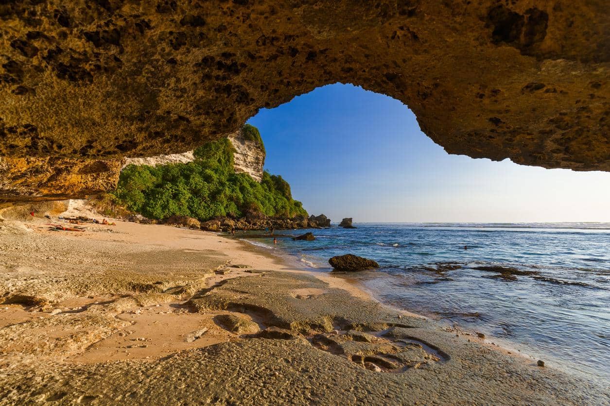 Suluban Beach Cave