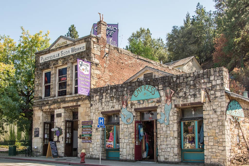 Cozy Cafes and Eateries