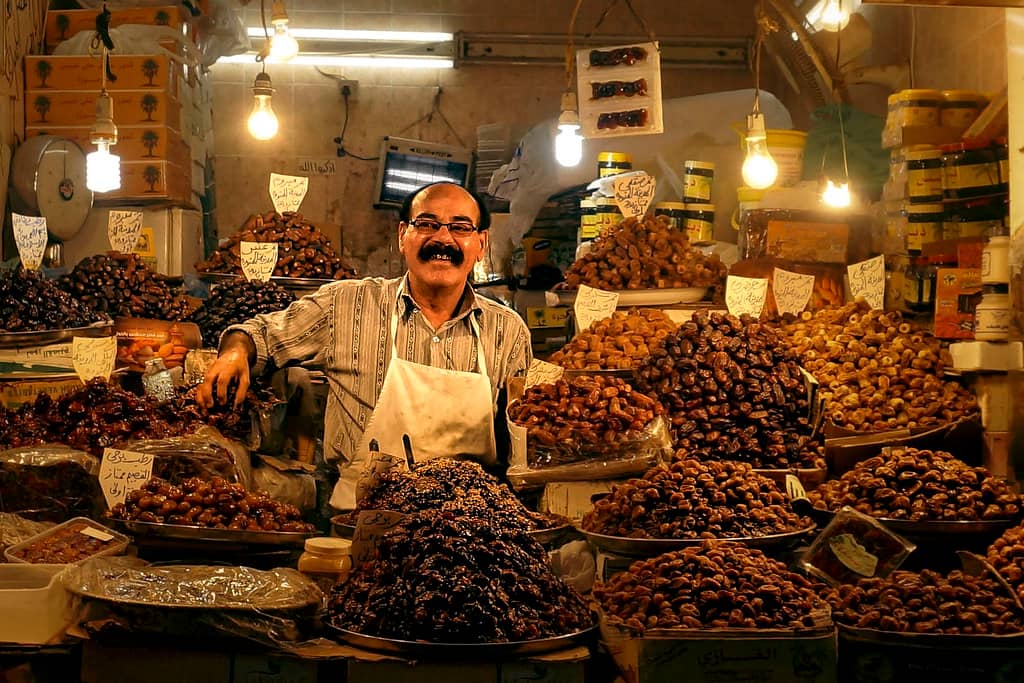Diverse Shopping & Food