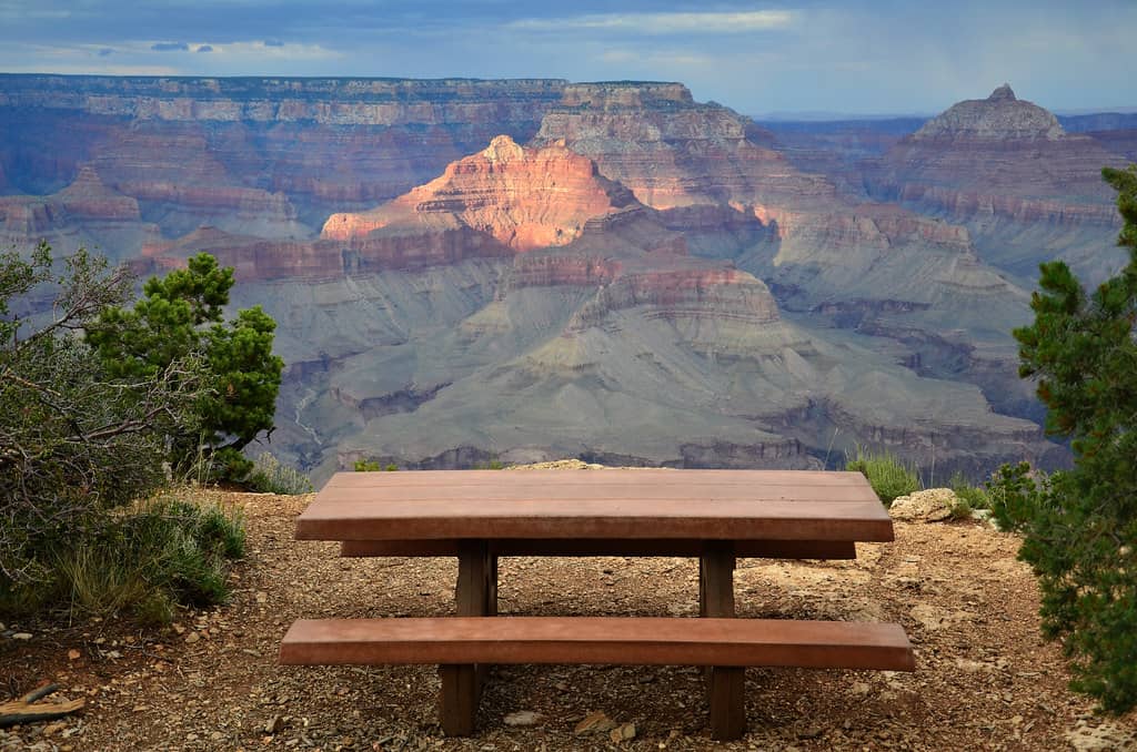 Shoshone Point Trail