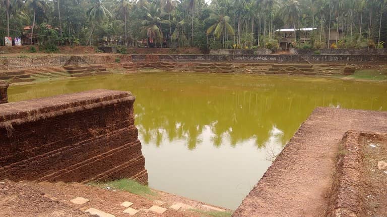 Thacholi Othenan Connection