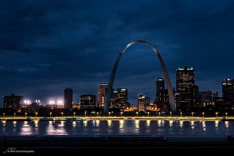 Gateway Arch & Skyline View