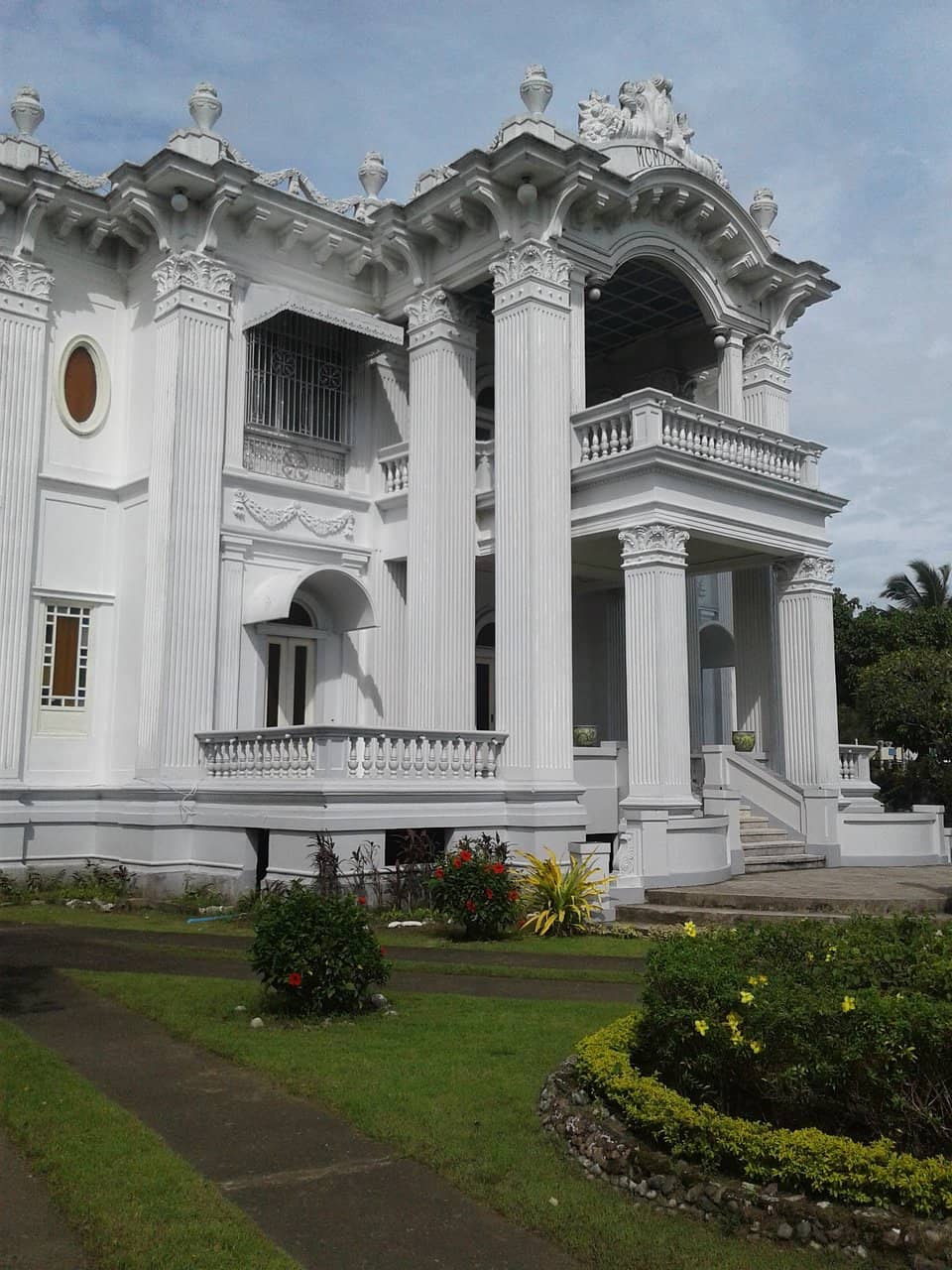 Lush Gardens and Expansive Lawns