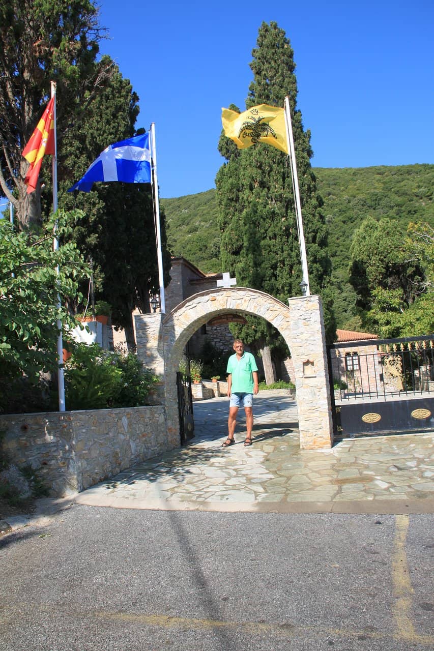 Scenic Cafe Delights