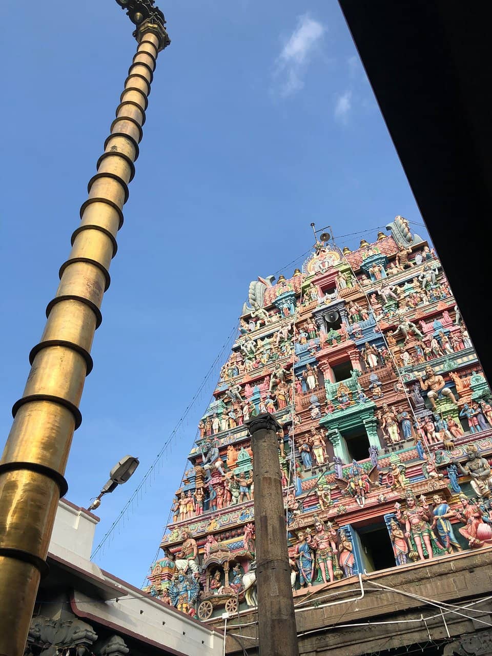 Chariot-Shaped Architecture