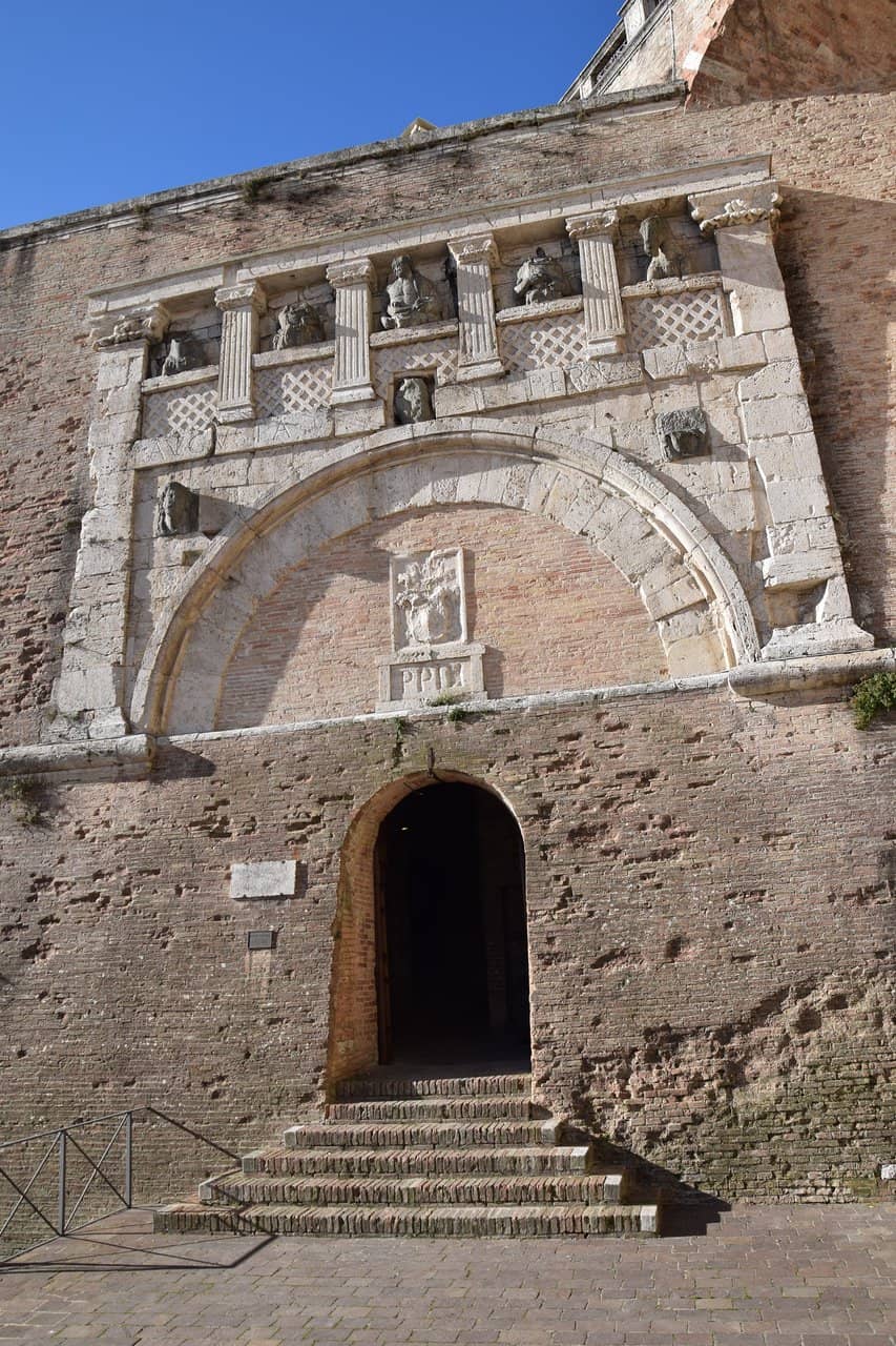 The Etruscan Arch