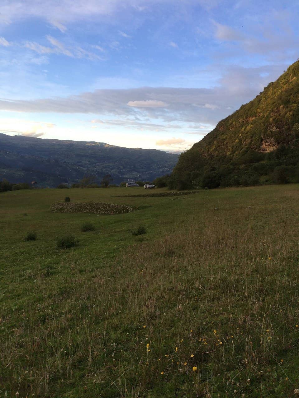 Panoramic Mountain Views