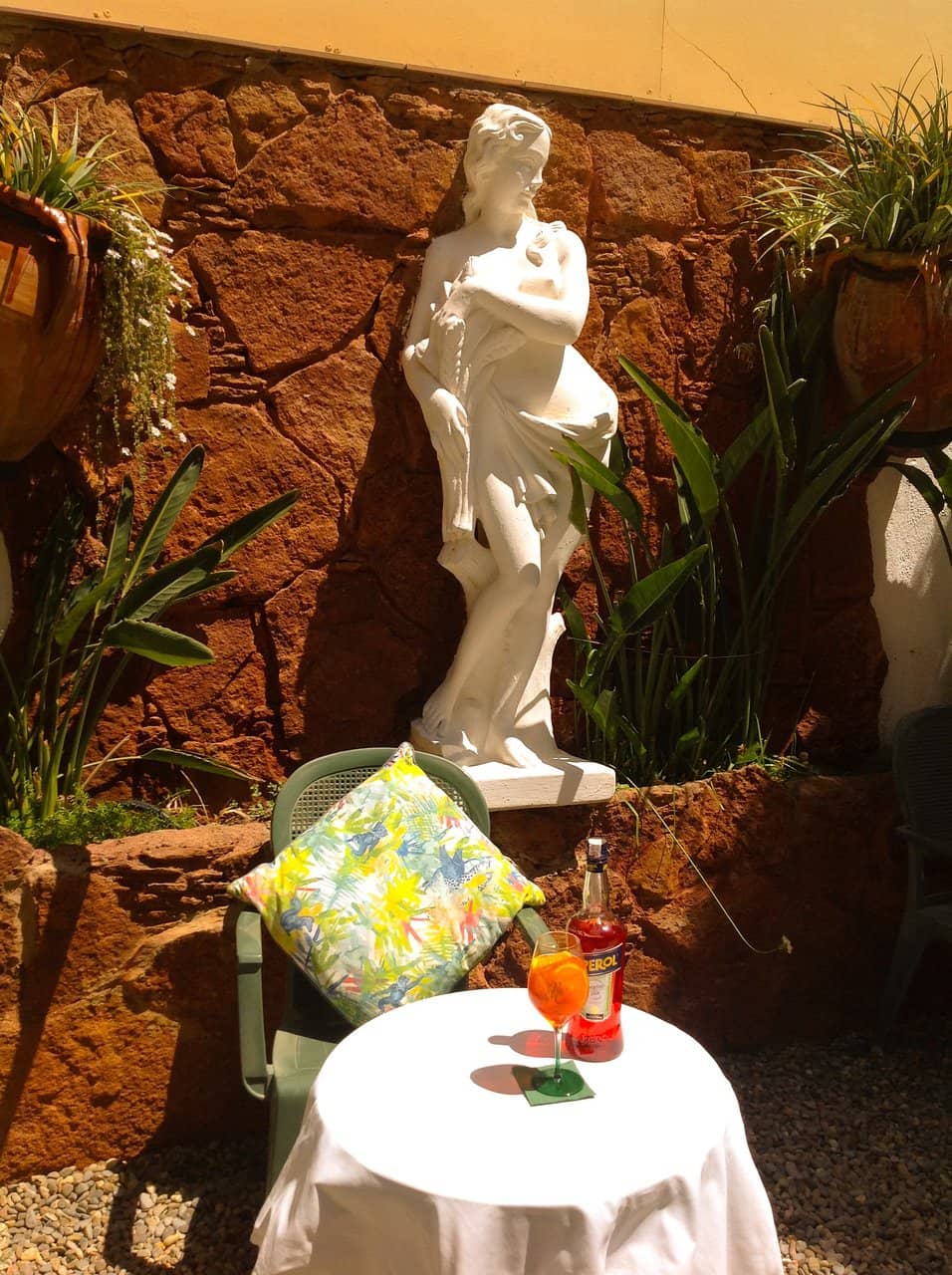 Charming Terrace Ambiance