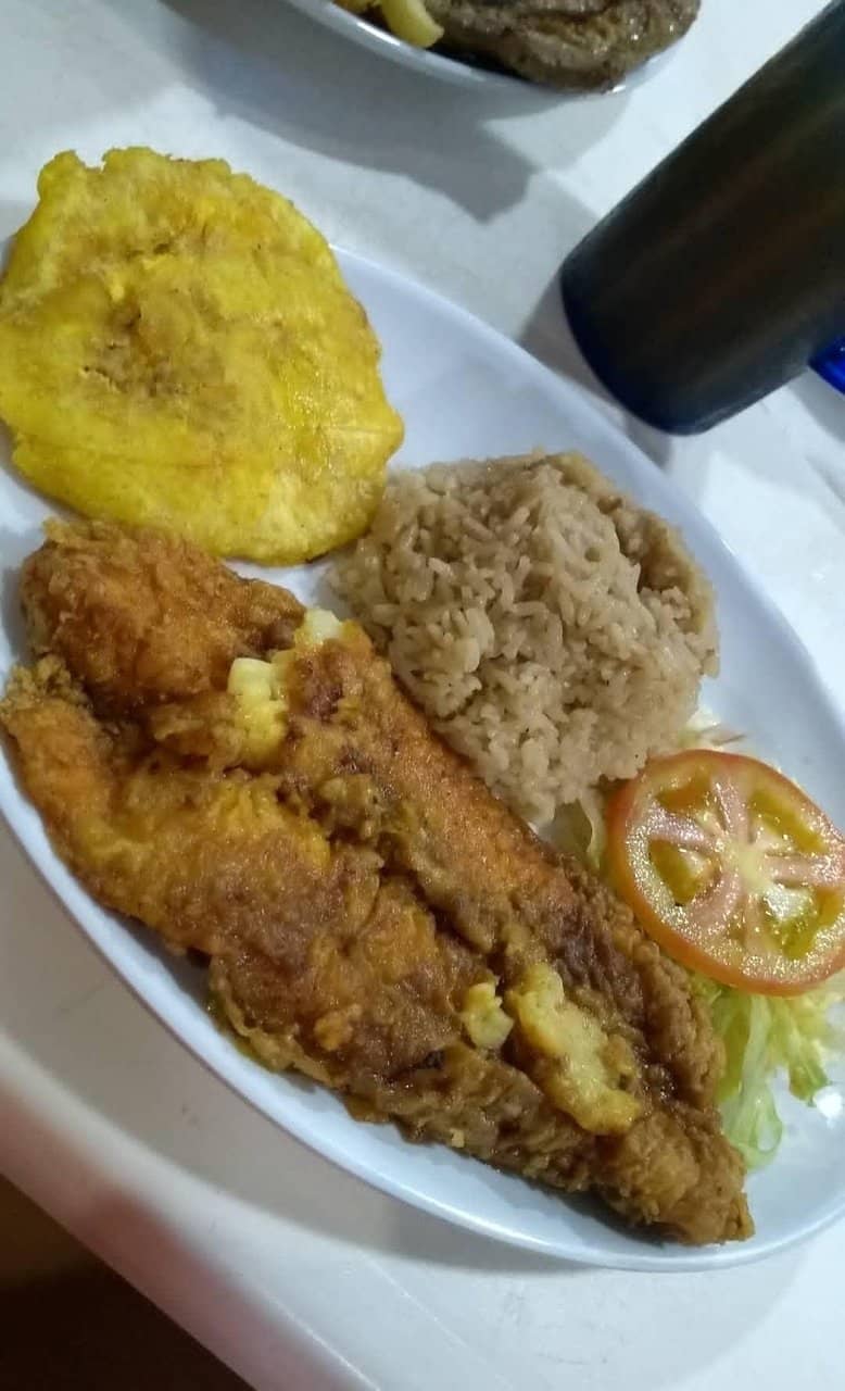 Zapote Juice and Deep-Fried Fish