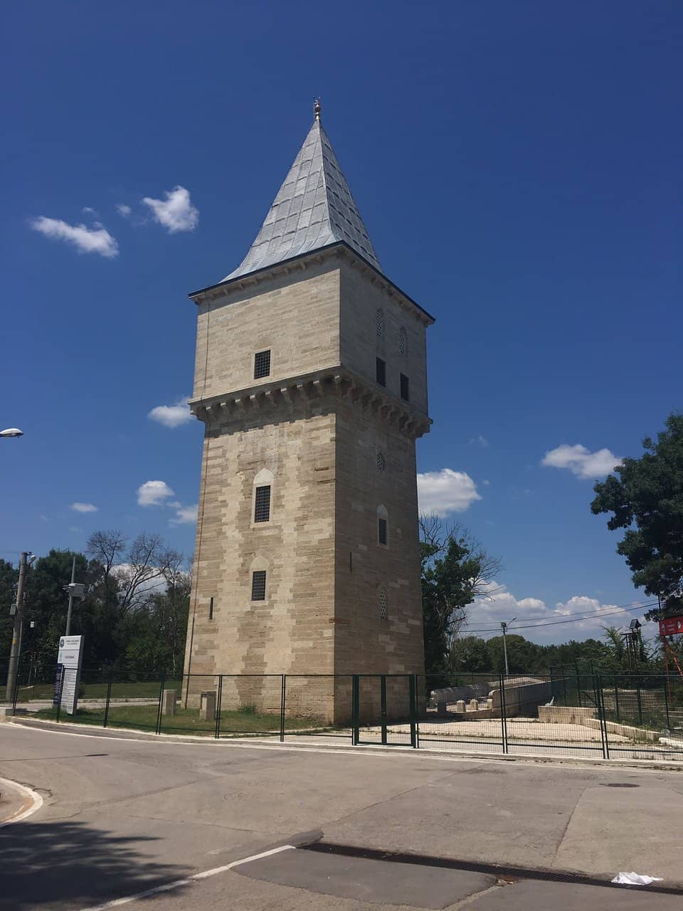 Dar-ül Mezalim Stone