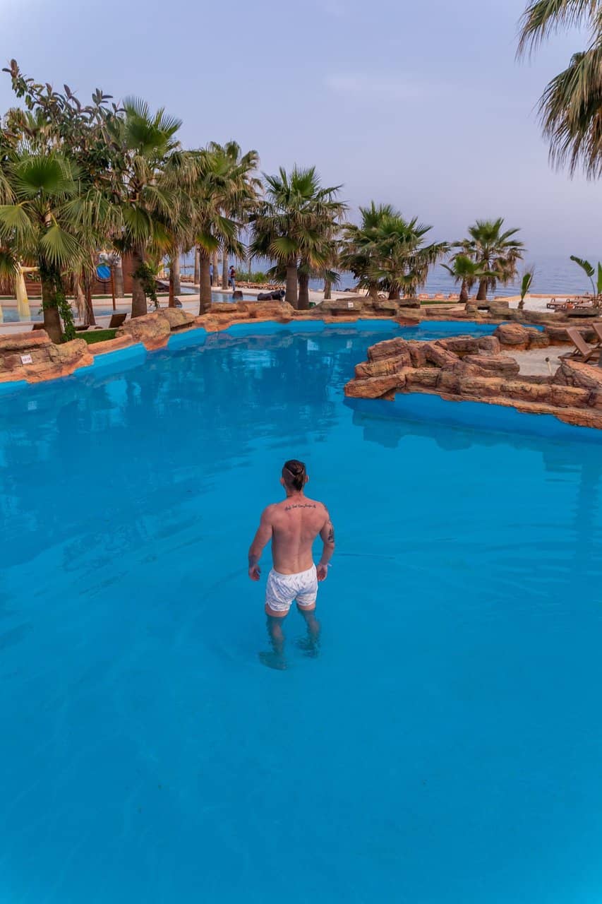 Interactive Aquarium Pools