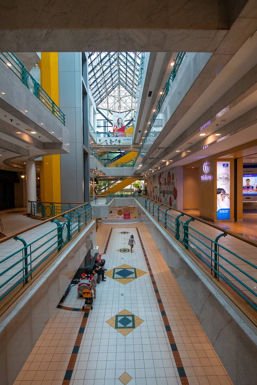 Kids' Play Area & Educational Spots