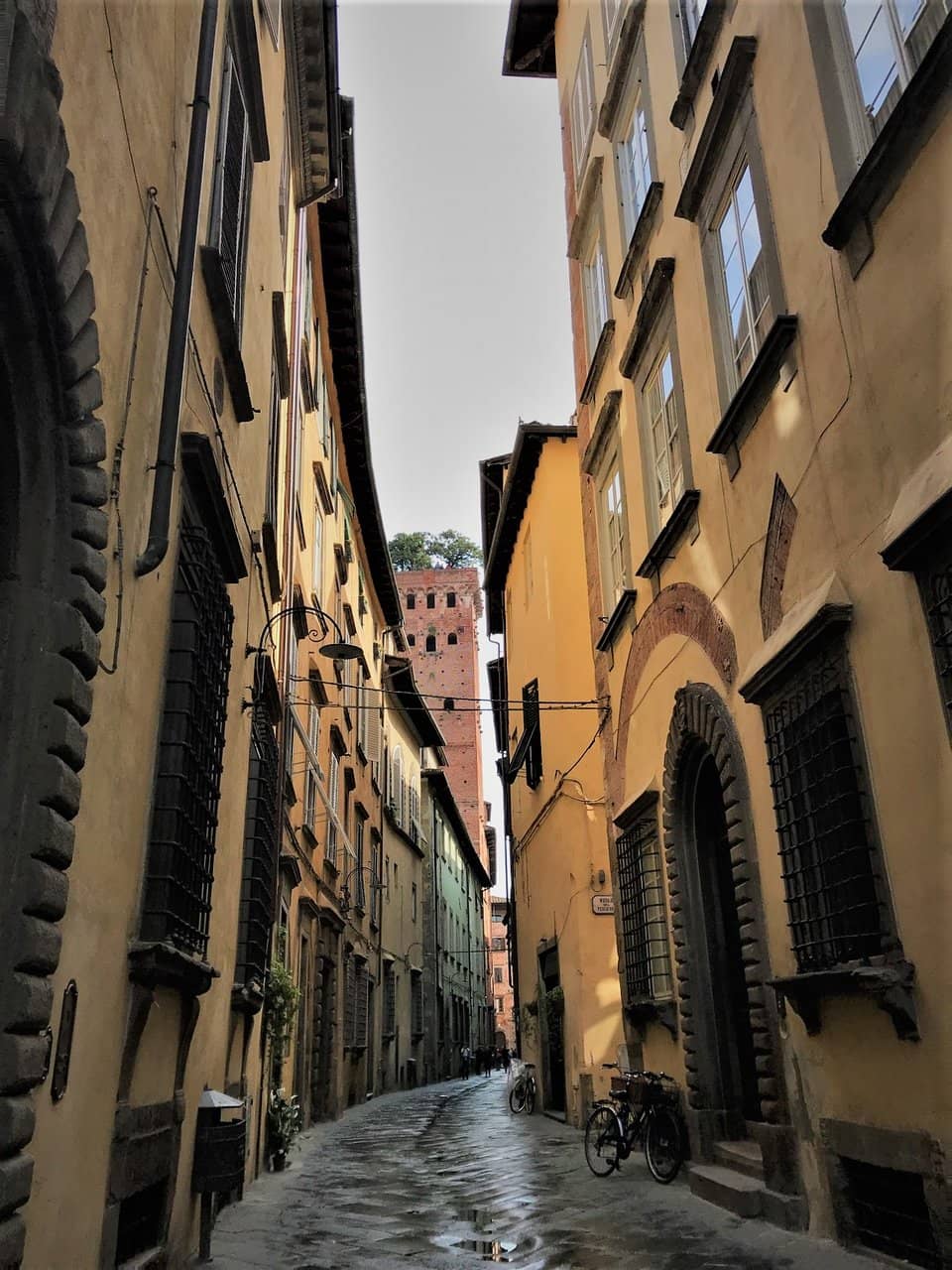 Romanesque-Gothic Architecture