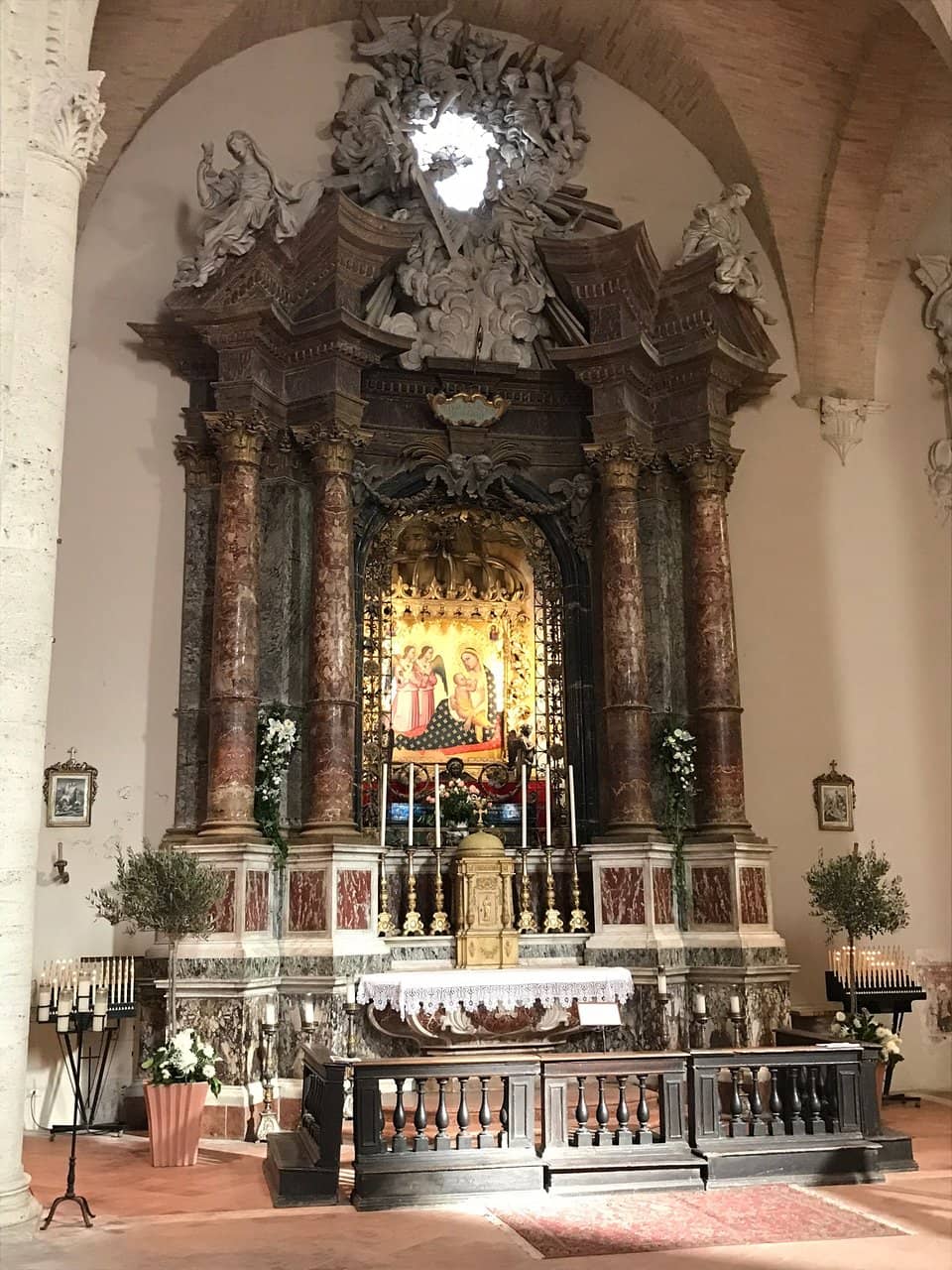 Pentagonal Apse