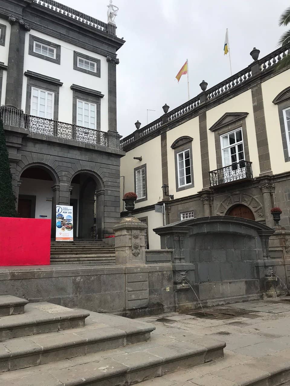 Plaza de Santa Ana Views