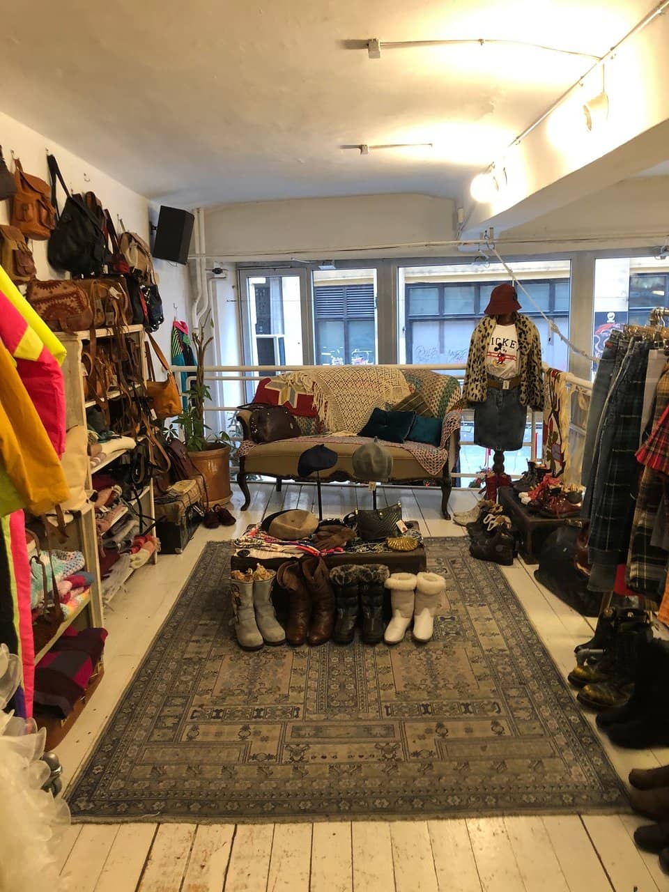 Americana & European Finds