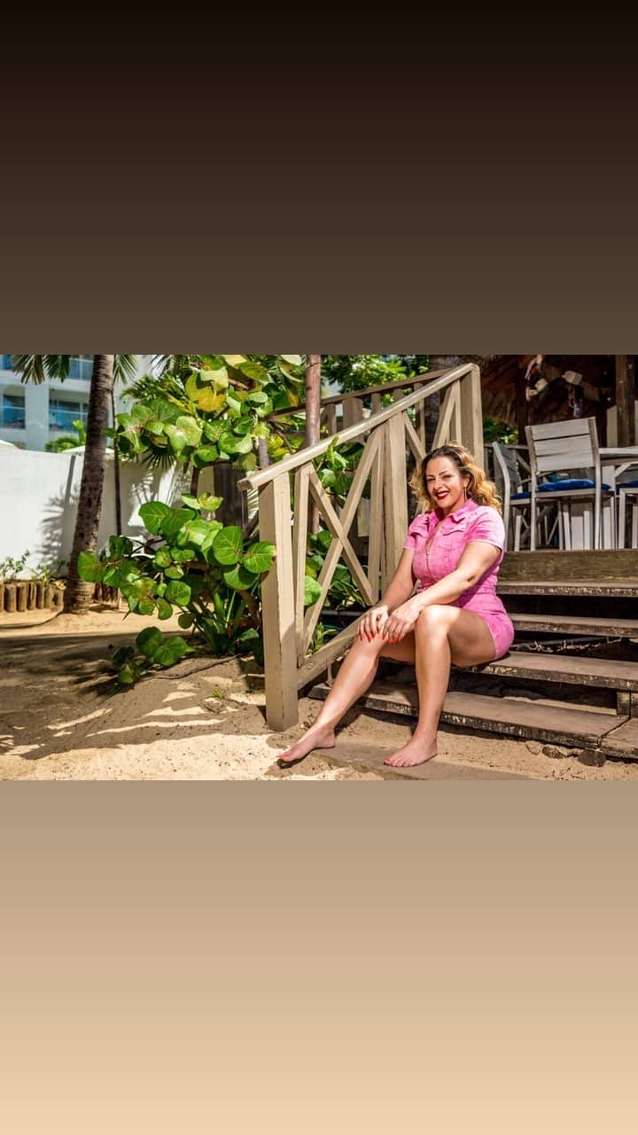 Vibrant Beach Club Atmosphere