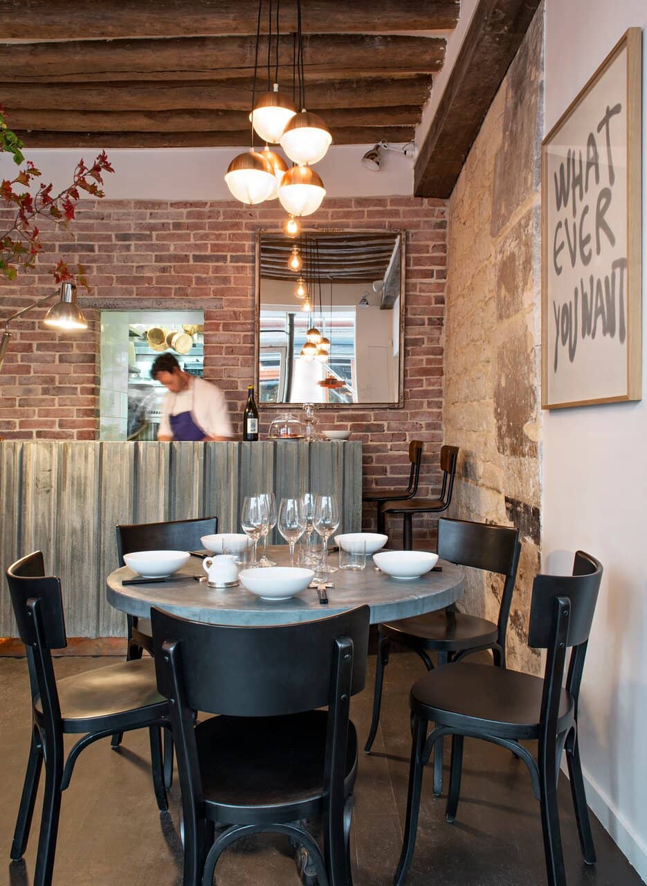 Intimate Rustic-Chic Ambiance