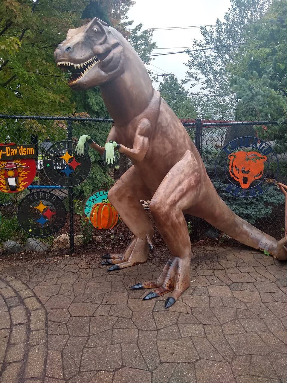 Artisan Crafts & Flowers