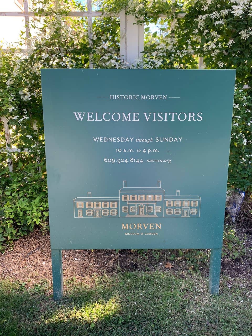 Mid-Century Modern Pool House