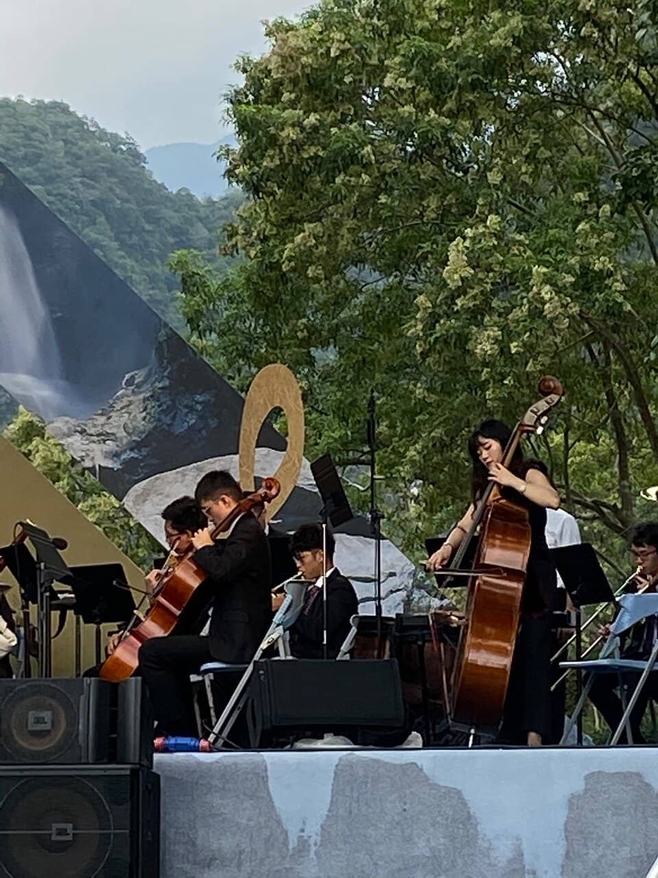 Swallow Grotto Trail (Yanzikou)