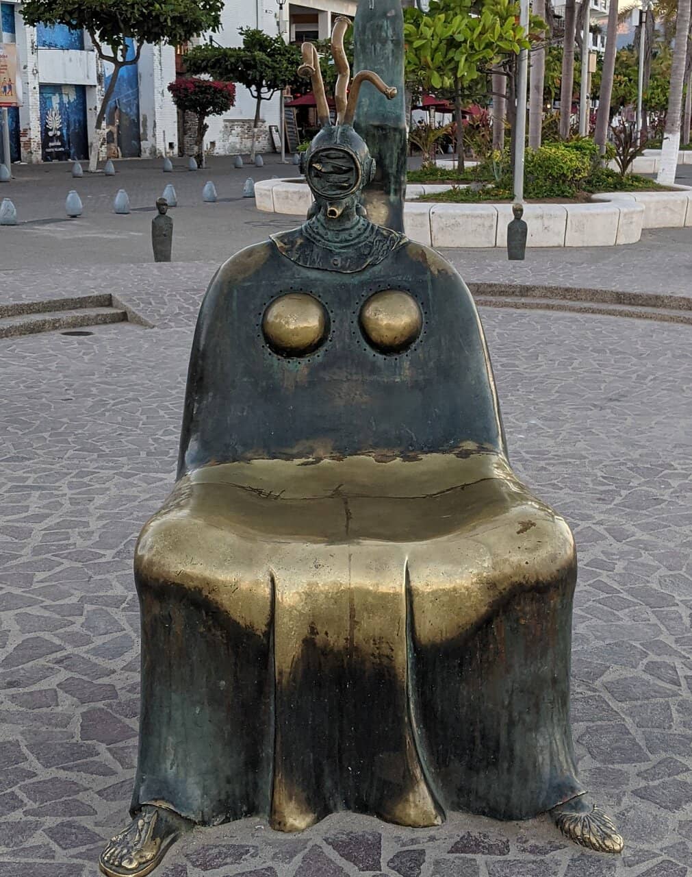 Interactive Bronze Thrones