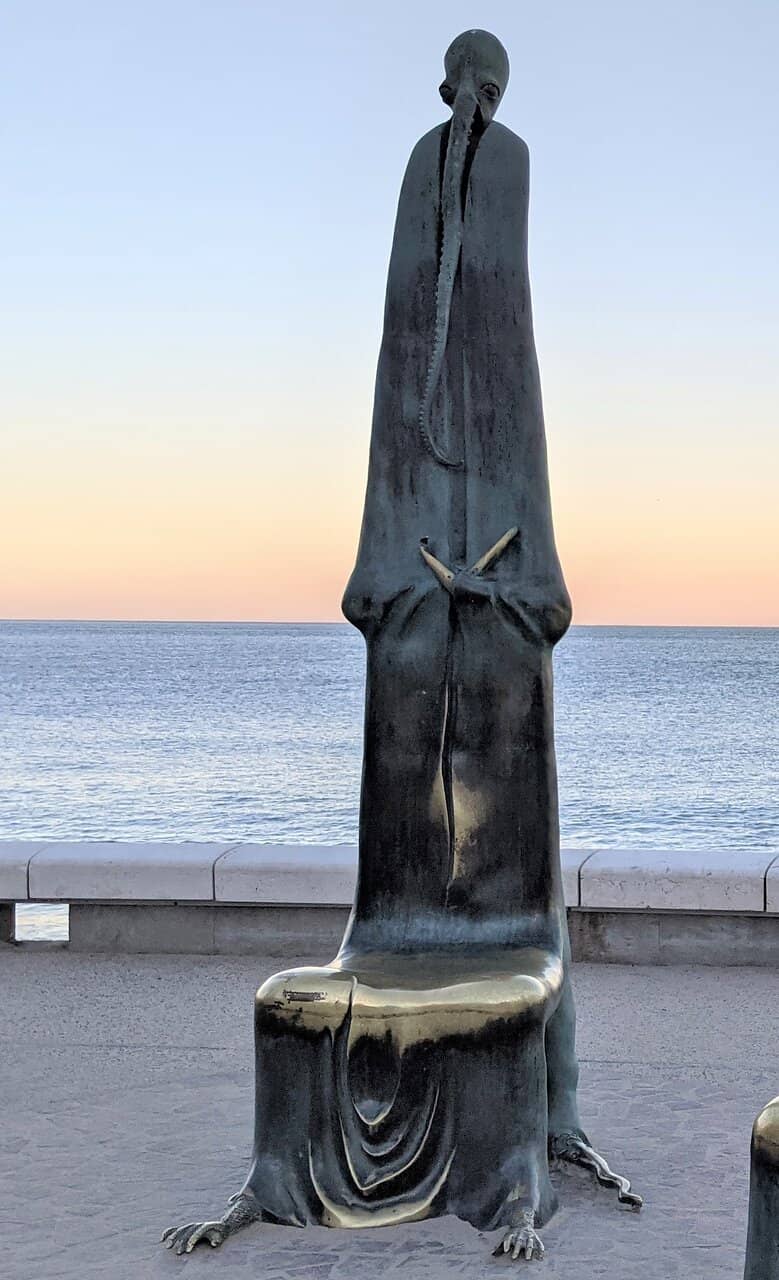 Interactive Bronze Thrones