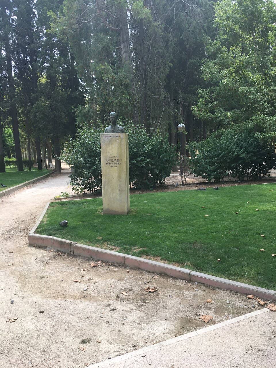 Lush, Shaded Gardens