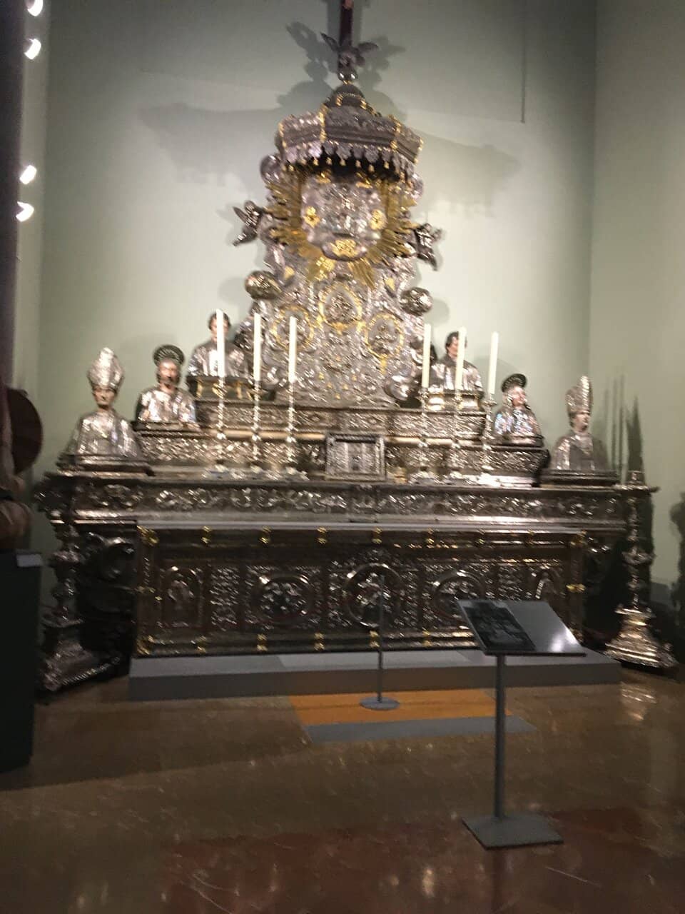 Tanto Monta Hall Ceiling