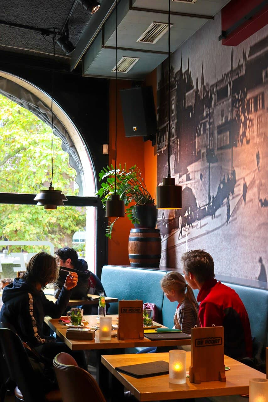 Cozy Atmosphere & Friendly Service