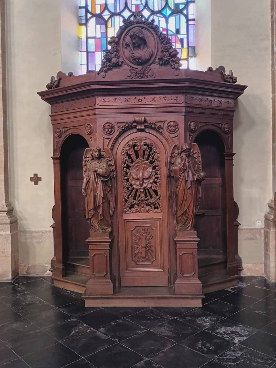 Impressive Organ and Choir