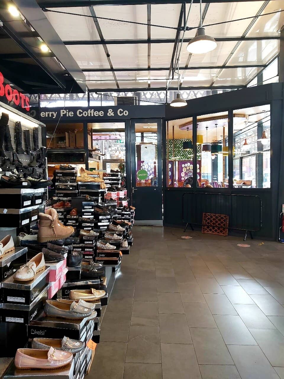 Victorian Canopy Charm