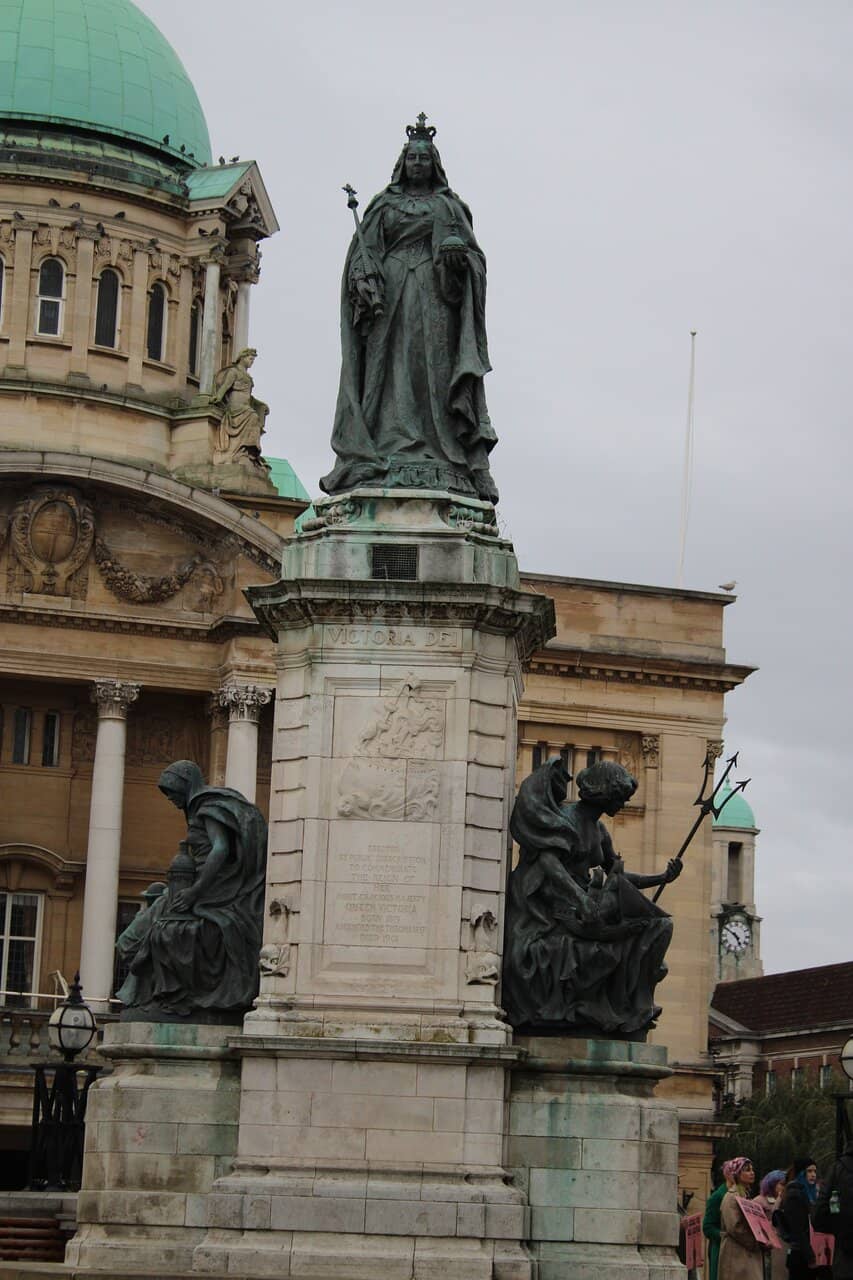 Queen Victoria Statue