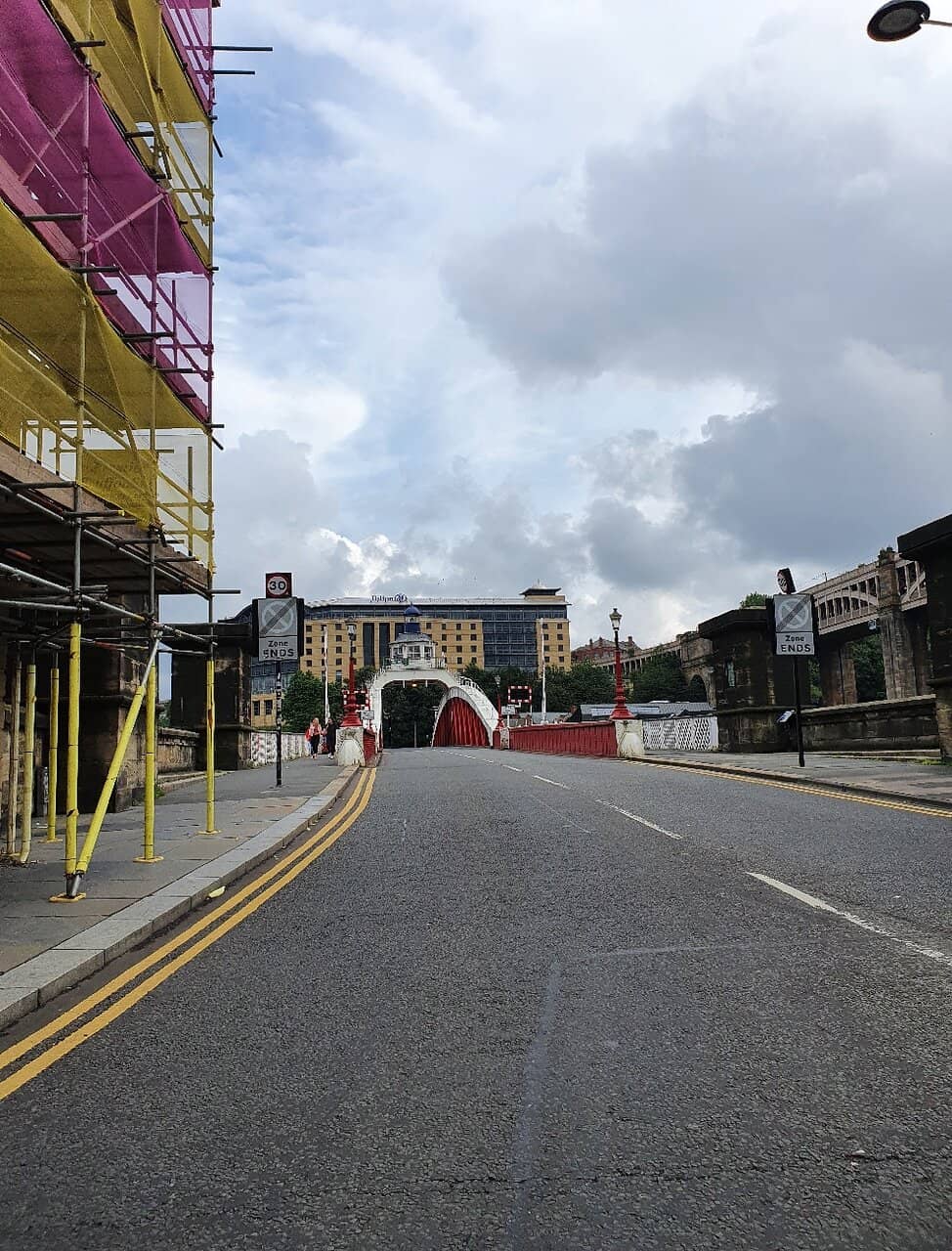Sky Glass Swing Bridge