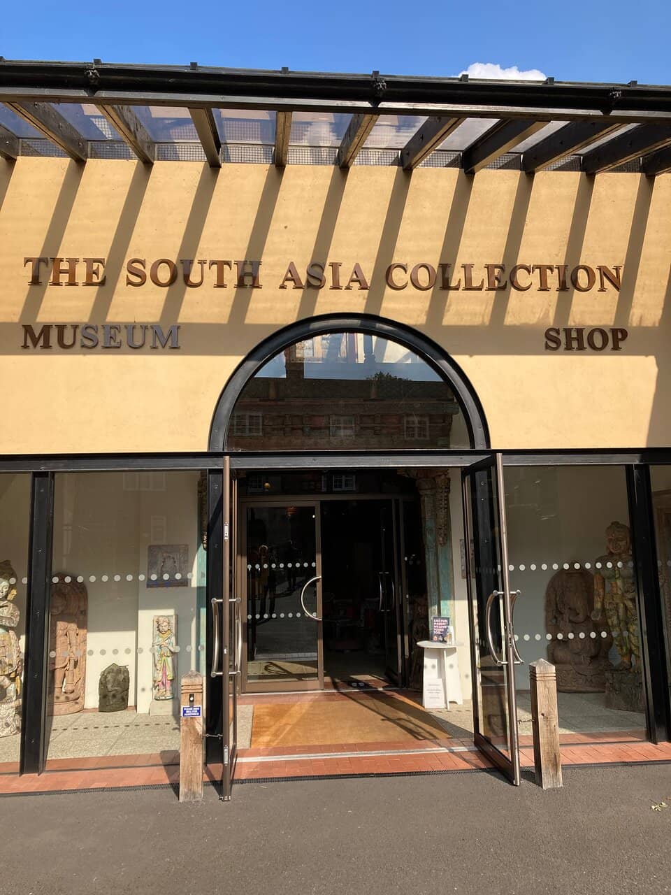 Artisanal Crafts & Objects