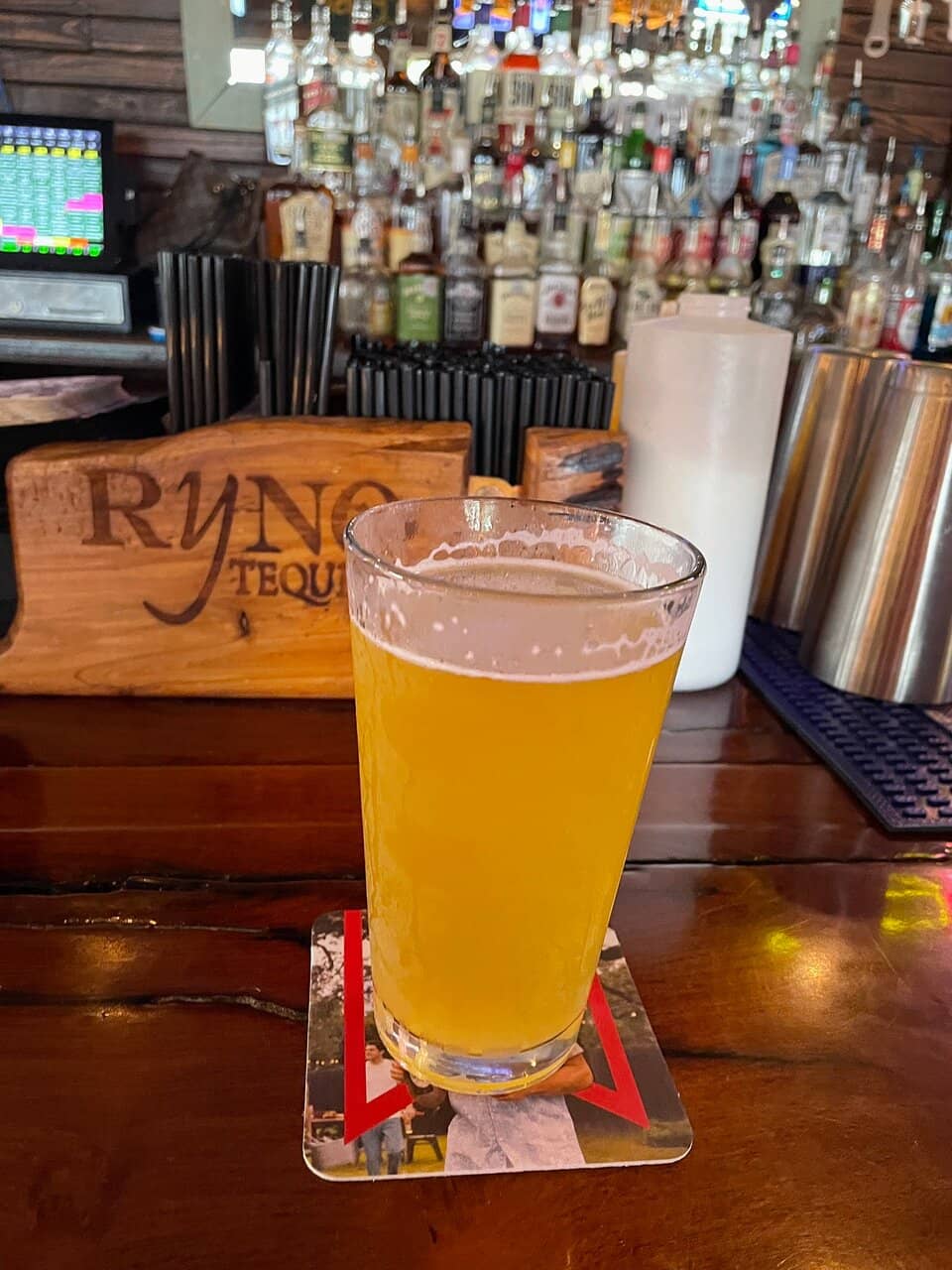 Lively Atmosphere & Live Music