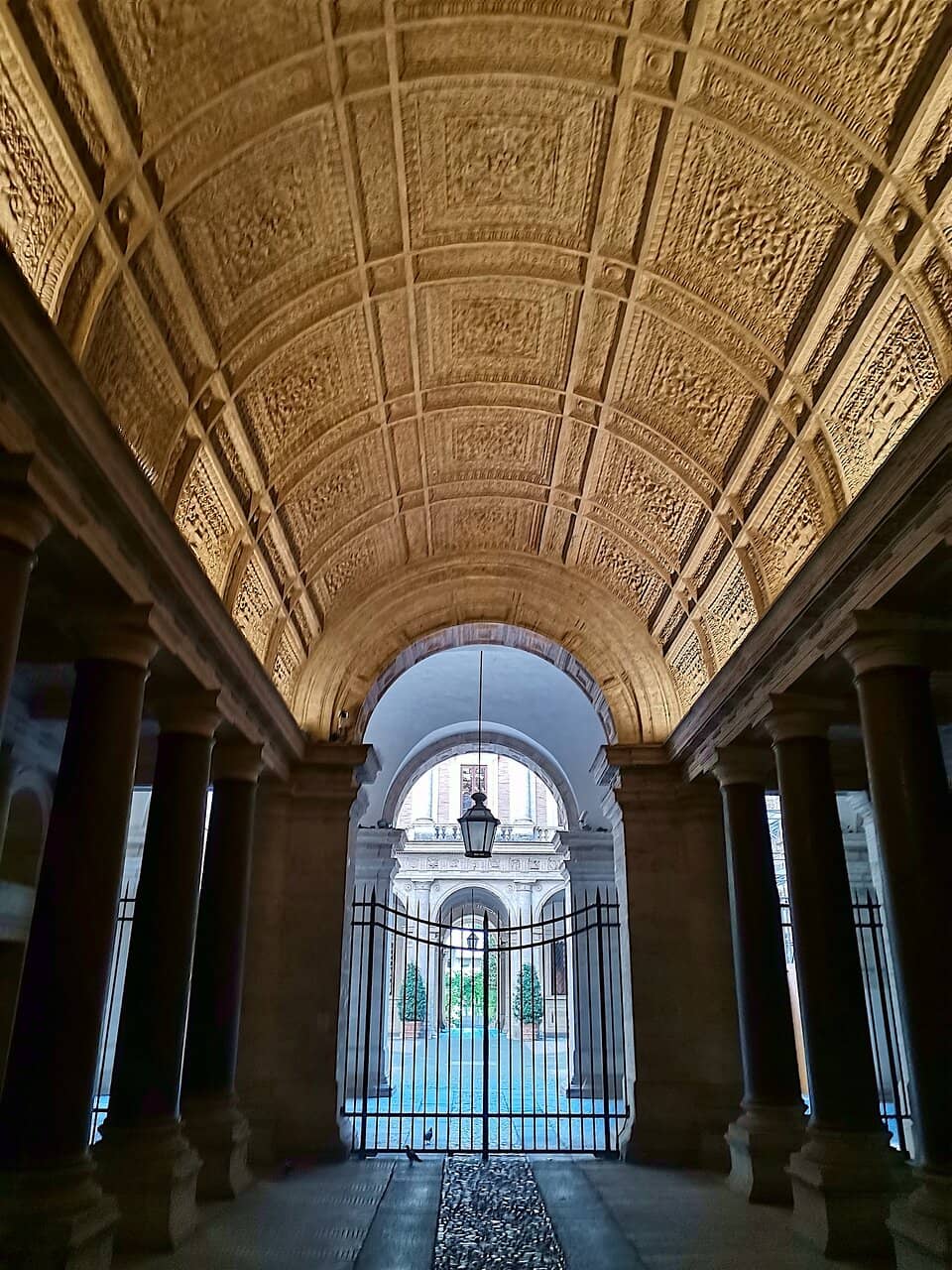 Palazzo Farnese and Campo de' Fiori (2026) – Best of TikTok, Instagram \u0026  Reddit Travel Guide, image size:960x1280