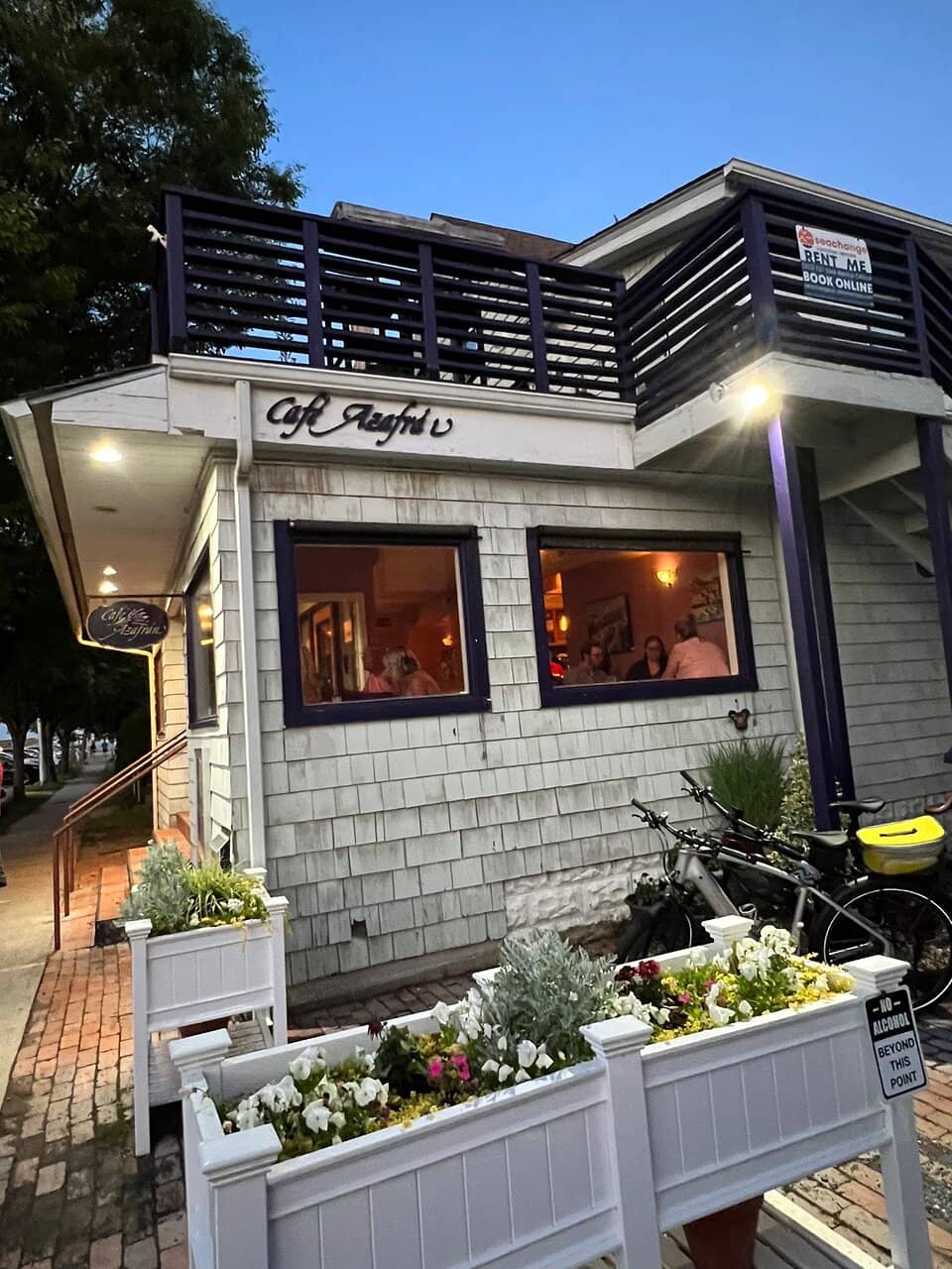 Exceptional Service & Cocktails