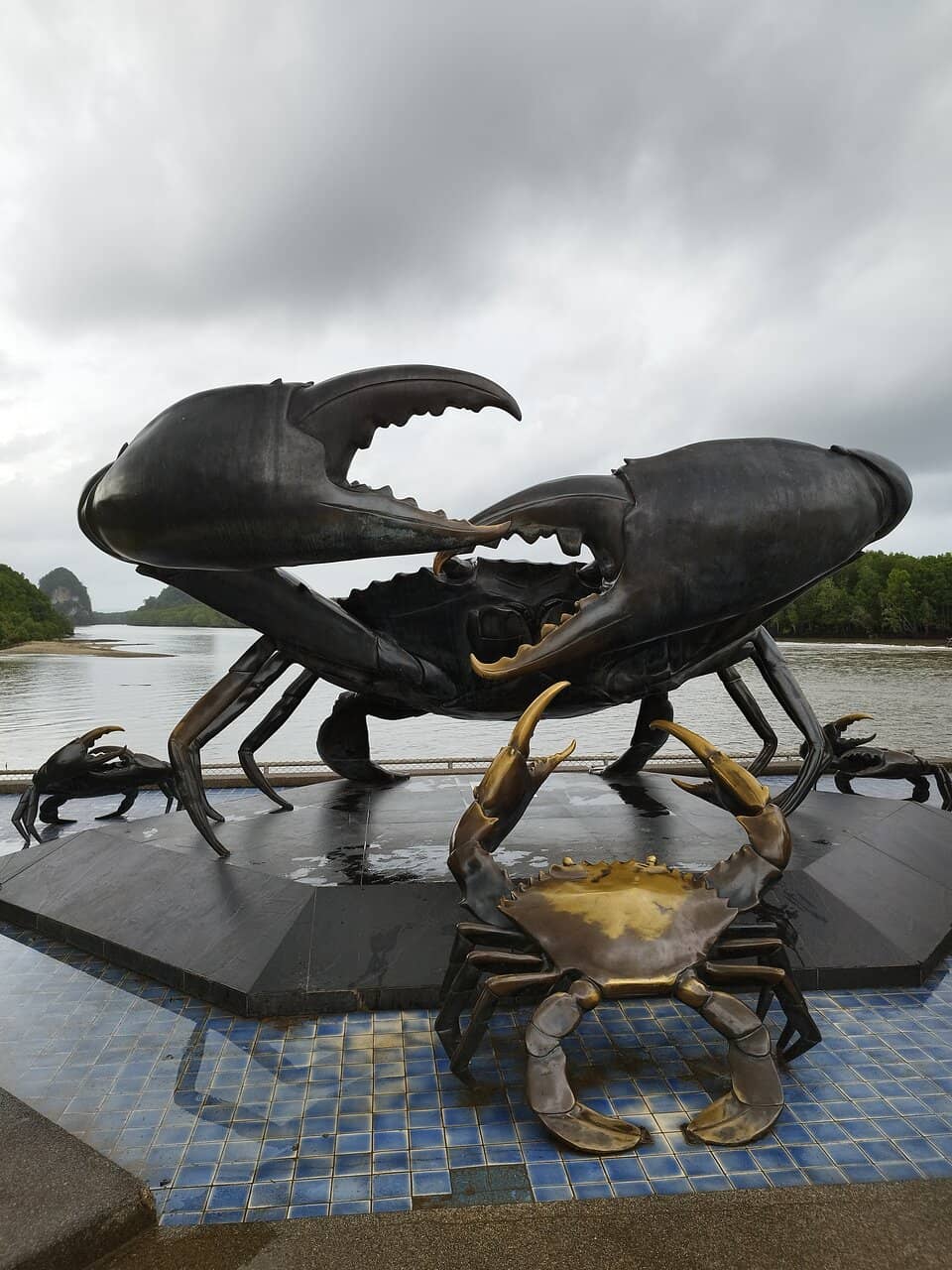 The Majestic Mud Crab Sculpture