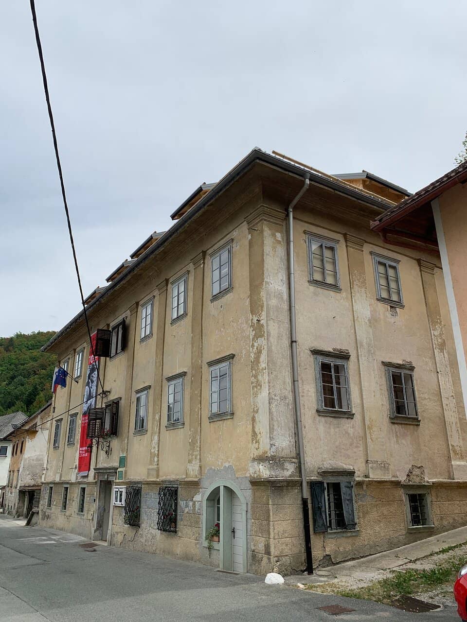 Intricate Iron Art Pieces