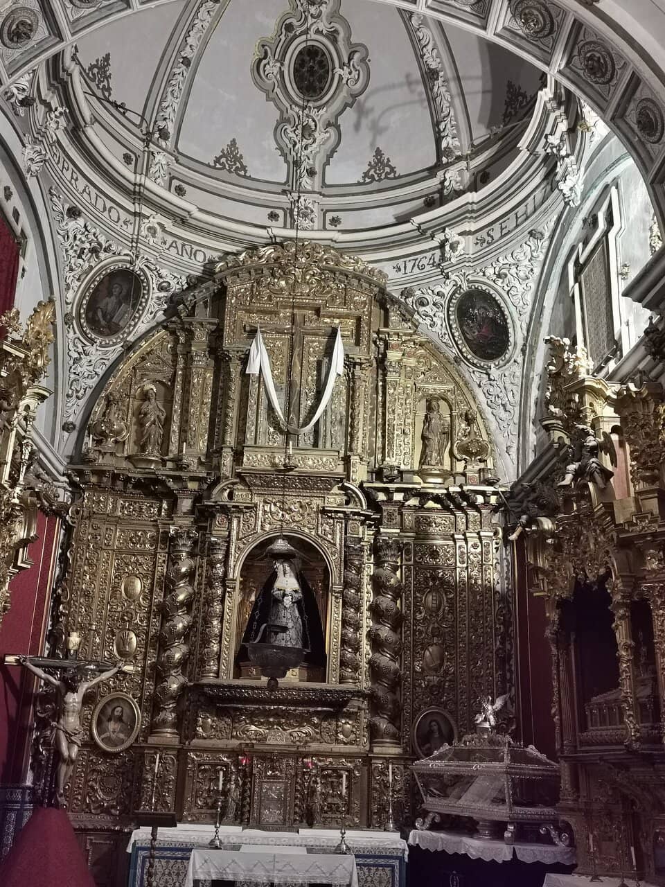 Gothic Interior Elements