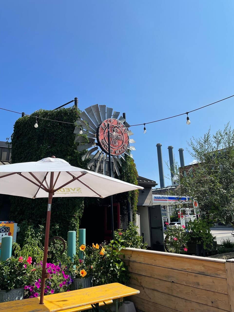 Lively Ambiance & Craft Cocktails