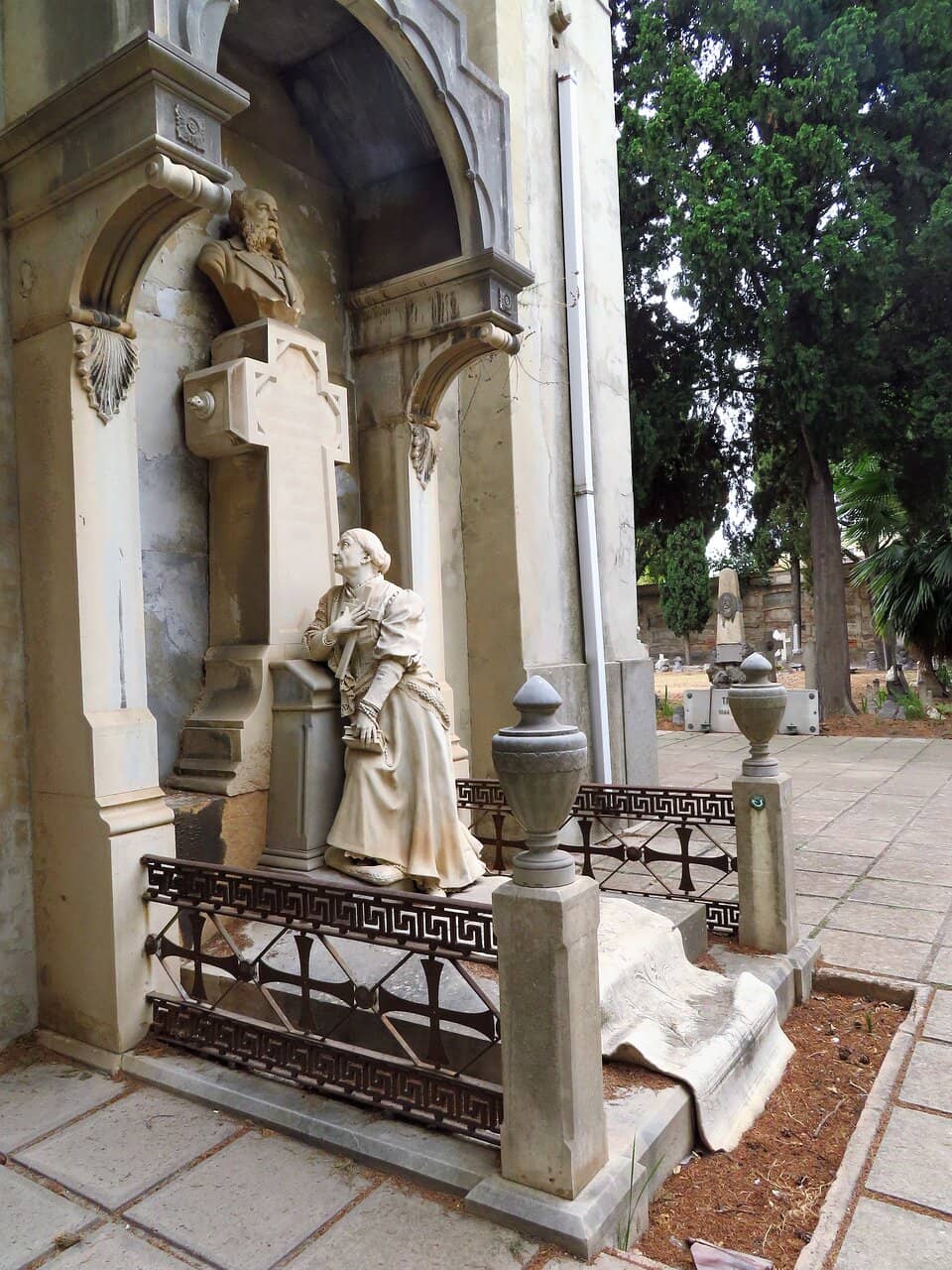Tragic Tales & Pioneers
