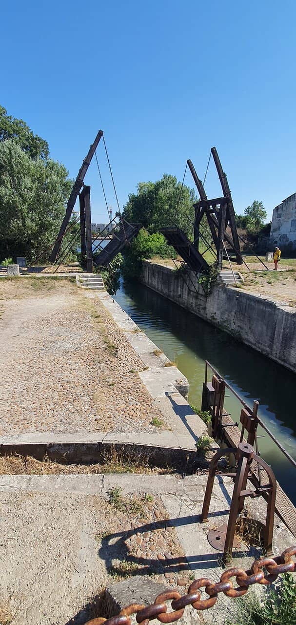 The Reconstructed Bridge