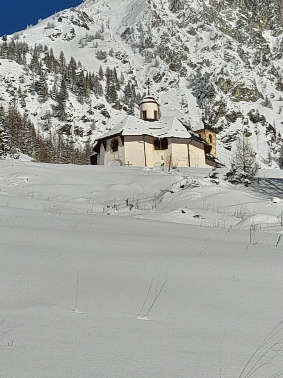 Panoramic Mountain Views